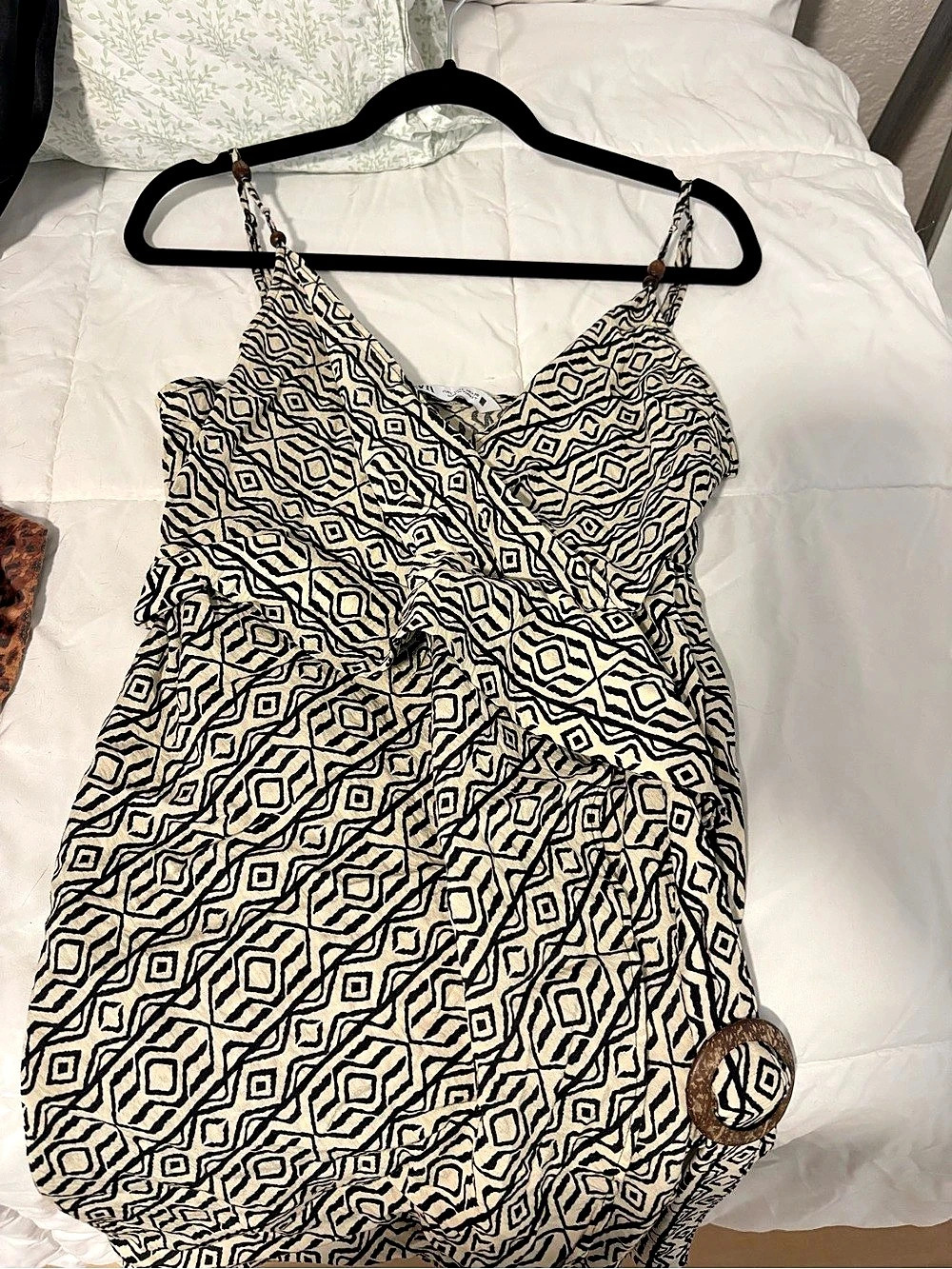 Zara Geometric Mini Dress in White & Black Size Medium Like New